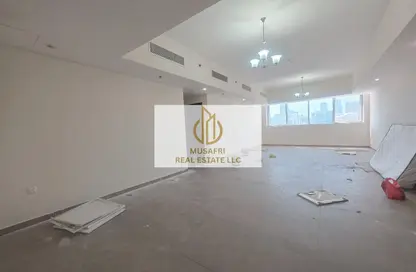 شقة - 2 غرف نوم - 3 حمامات للايجار في برج الأندلس 2 - النهدة - الشارقة