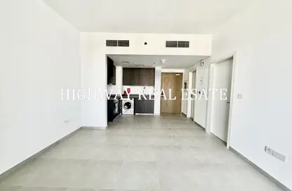 Apartment - 1 Bedroom - 2 Bathrooms for rent in Tiraz 3 - Aljada - Sharjah