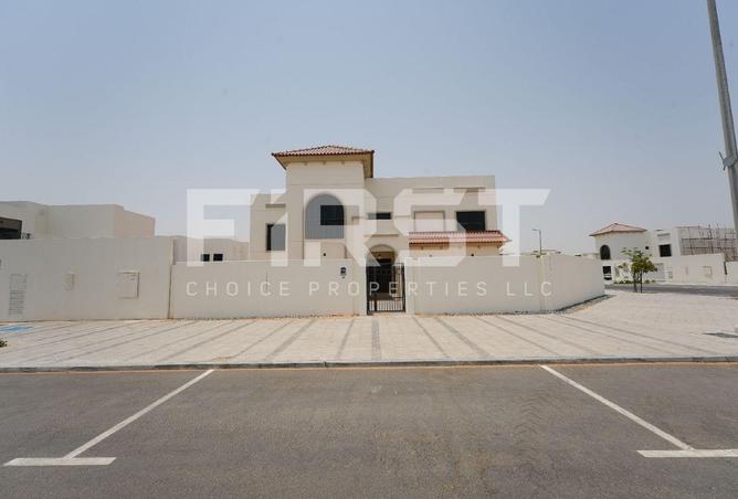 6-bed villa in Fay Al Reeman II · Corner unit — photo 3