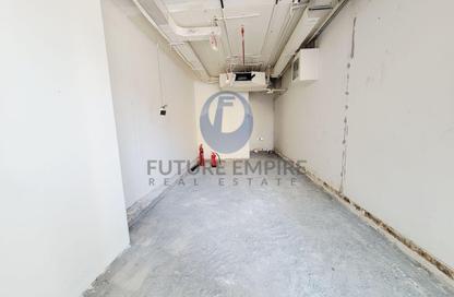 Shop - Studio - 1 for rent in Al Fattan Park View Tower - Al Karama - Bur Dubai - Dubai
