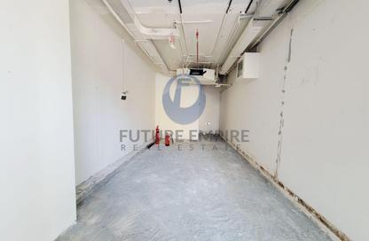Shop - Studio - 1 for rent in Al Fattan Park View Tower - Al Karama - Bur Dubai - Dubai