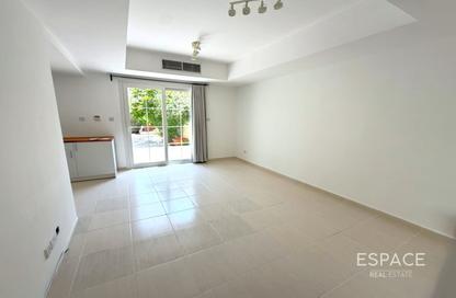 Villa - 2 Bedrooms - 2 Bathrooms for rent in Springs 3 - The Springs - Dubai