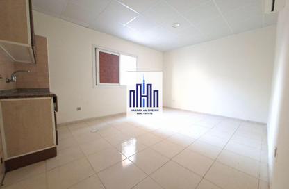 Apartment - Studio - 1 Bathroom for rent in Muwailih Building - Muwaileh - Sharjah