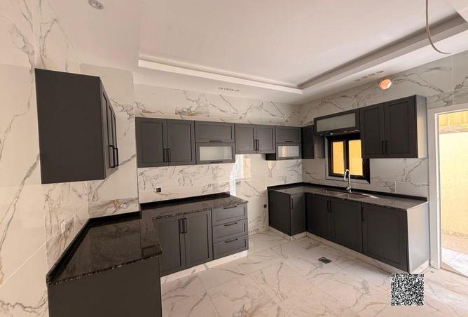 100421727 - Property Image 3