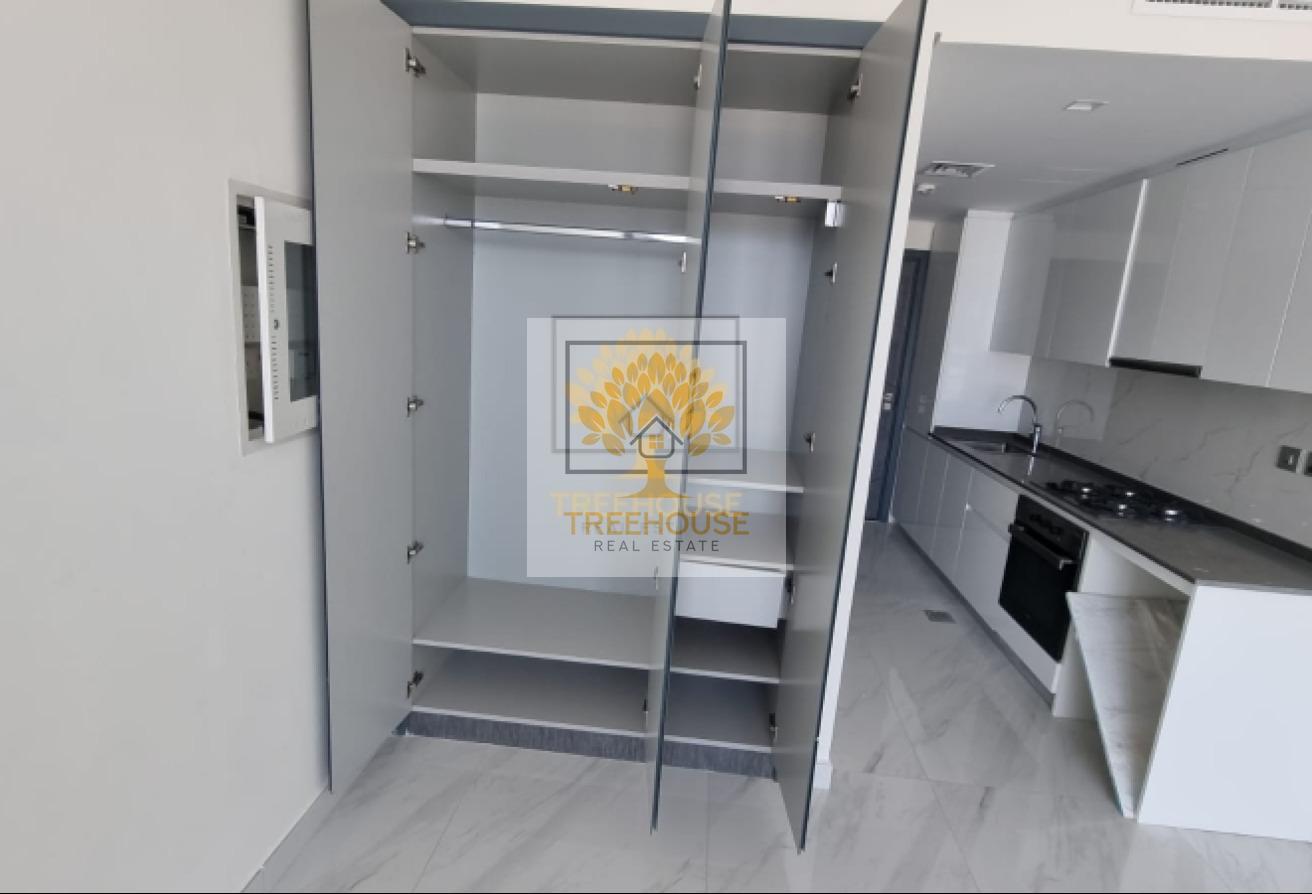 SPACIOUS STUDIO| WELL MAINTAINED| PRIME LOCATION photo 5