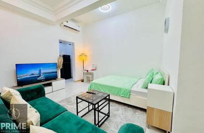 Apartment - Studio - 1 for rent in Al Dhafrah Street - Al Mushrif - Abu Dhabi