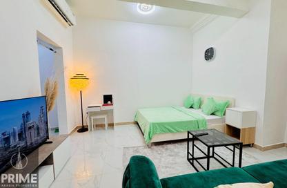 Apartment - Studio - 1 for rent in Al Dhafrah Street - Al Mushrif - Abu Dhabi