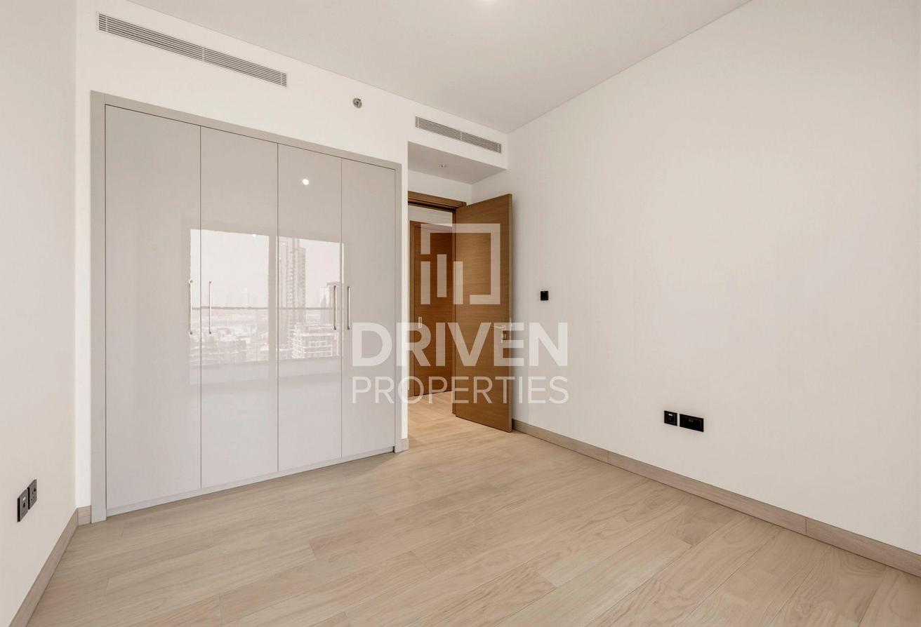 Brand New Unit | Appliance Included | Mid Floor photo 9
