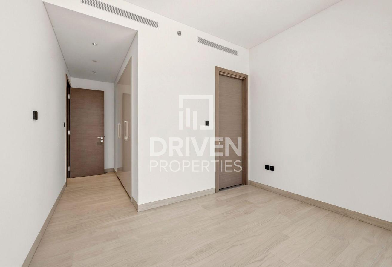 Brand New Unit | Appliance Included | Mid Floor photo 13