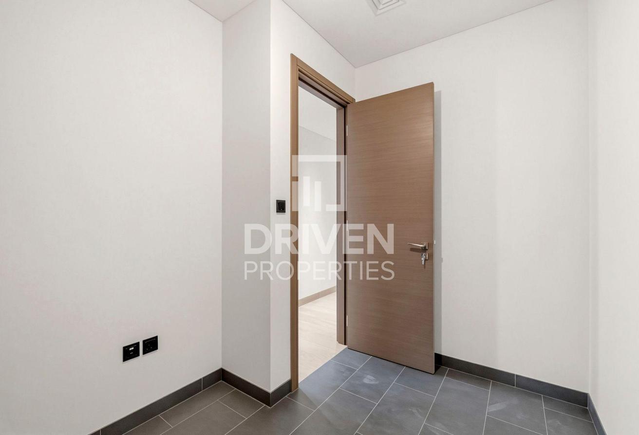Brand New Unit | Appliance Included | Mid Floor photo 24