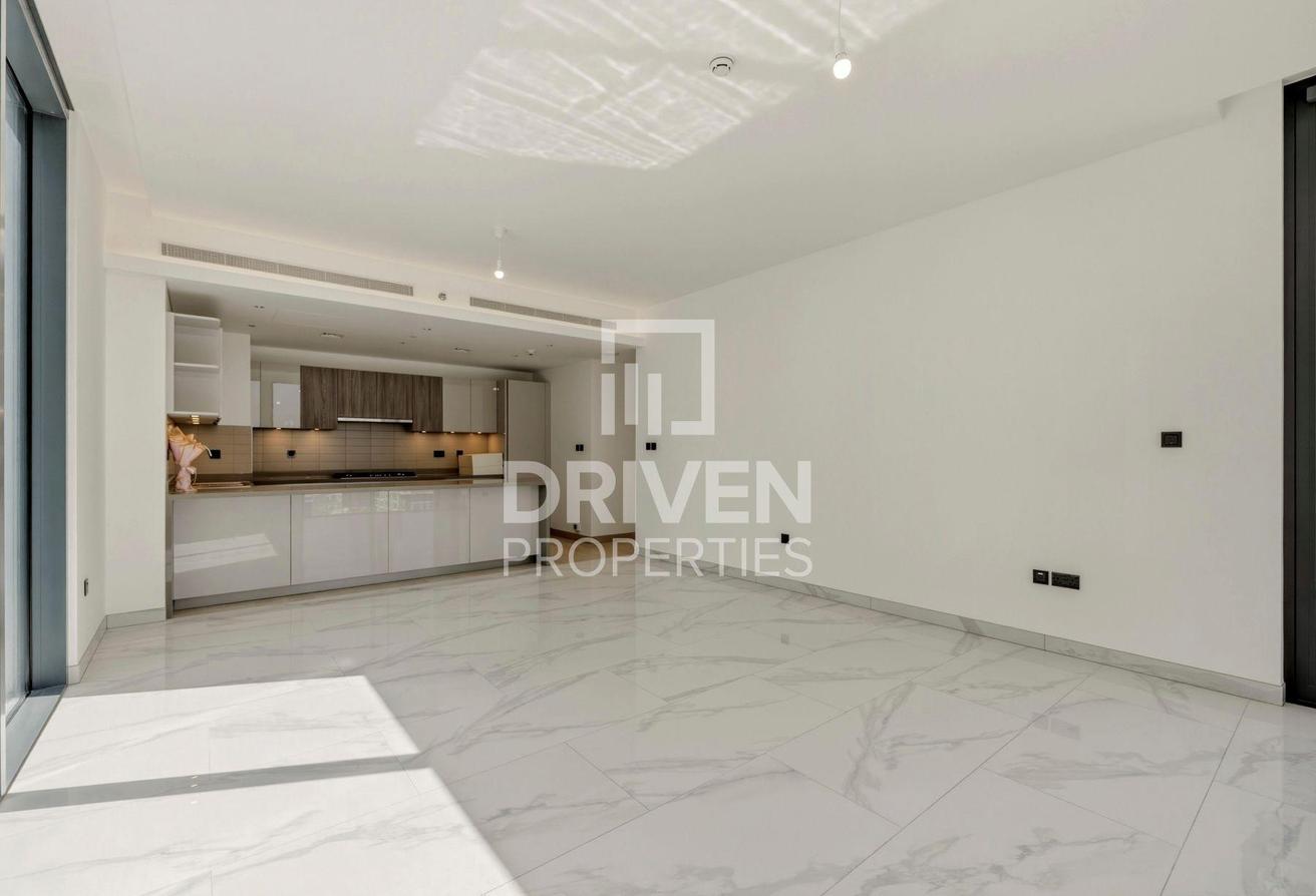 Brand New Unit | Appliance Included | Mid Floor photo 5