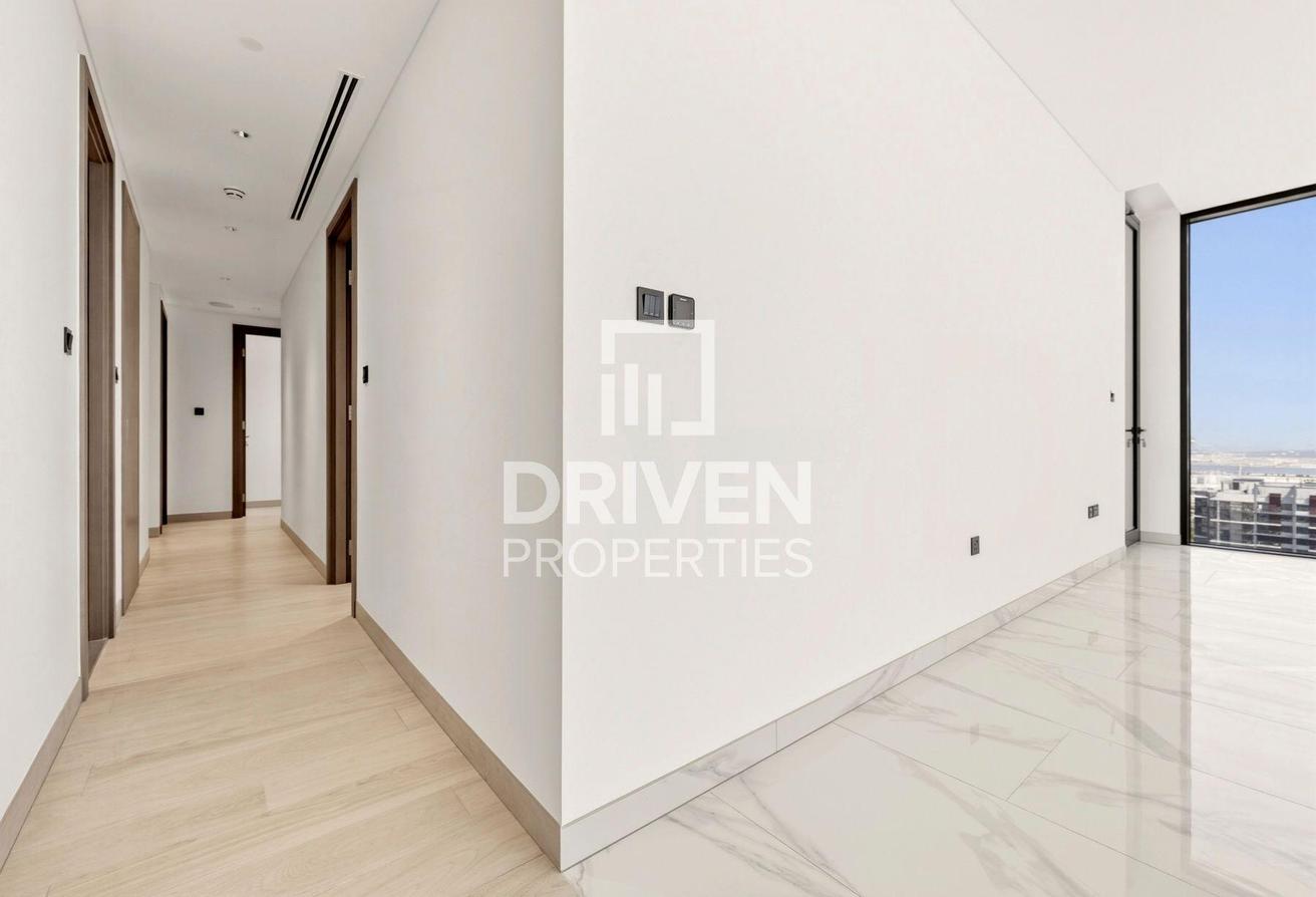 Brand New Unit | Appliance Included | Mid Floor photo 17