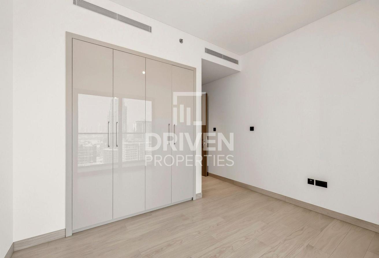 Brand New Unit | Appliance Included | Mid Floor photo 11