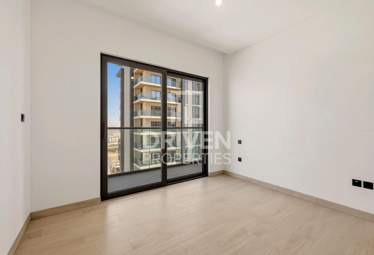 Brand New Unit | Appliance Included | Mid Floor photo 10