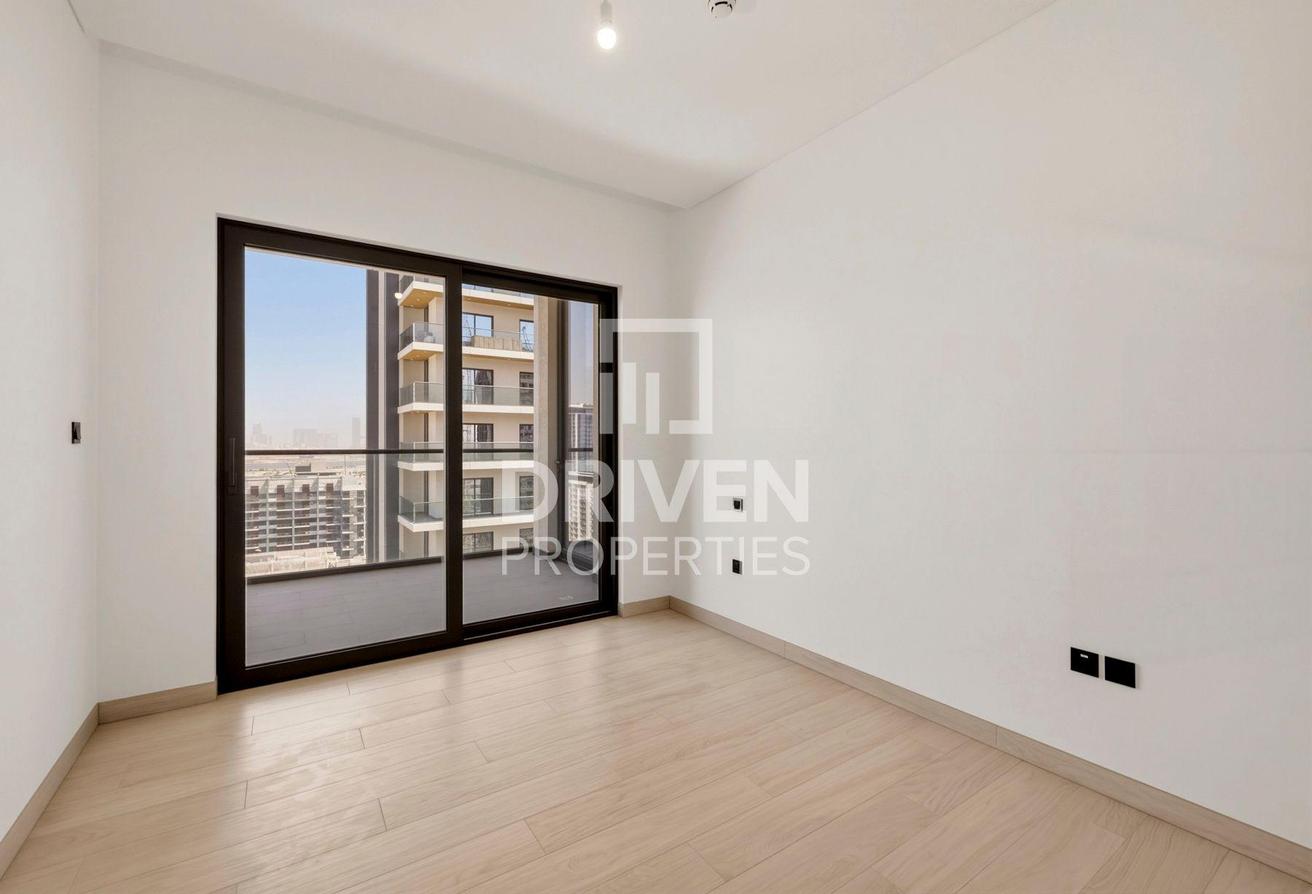 Brand New Unit | Appliance Included | Mid Floor photo 8