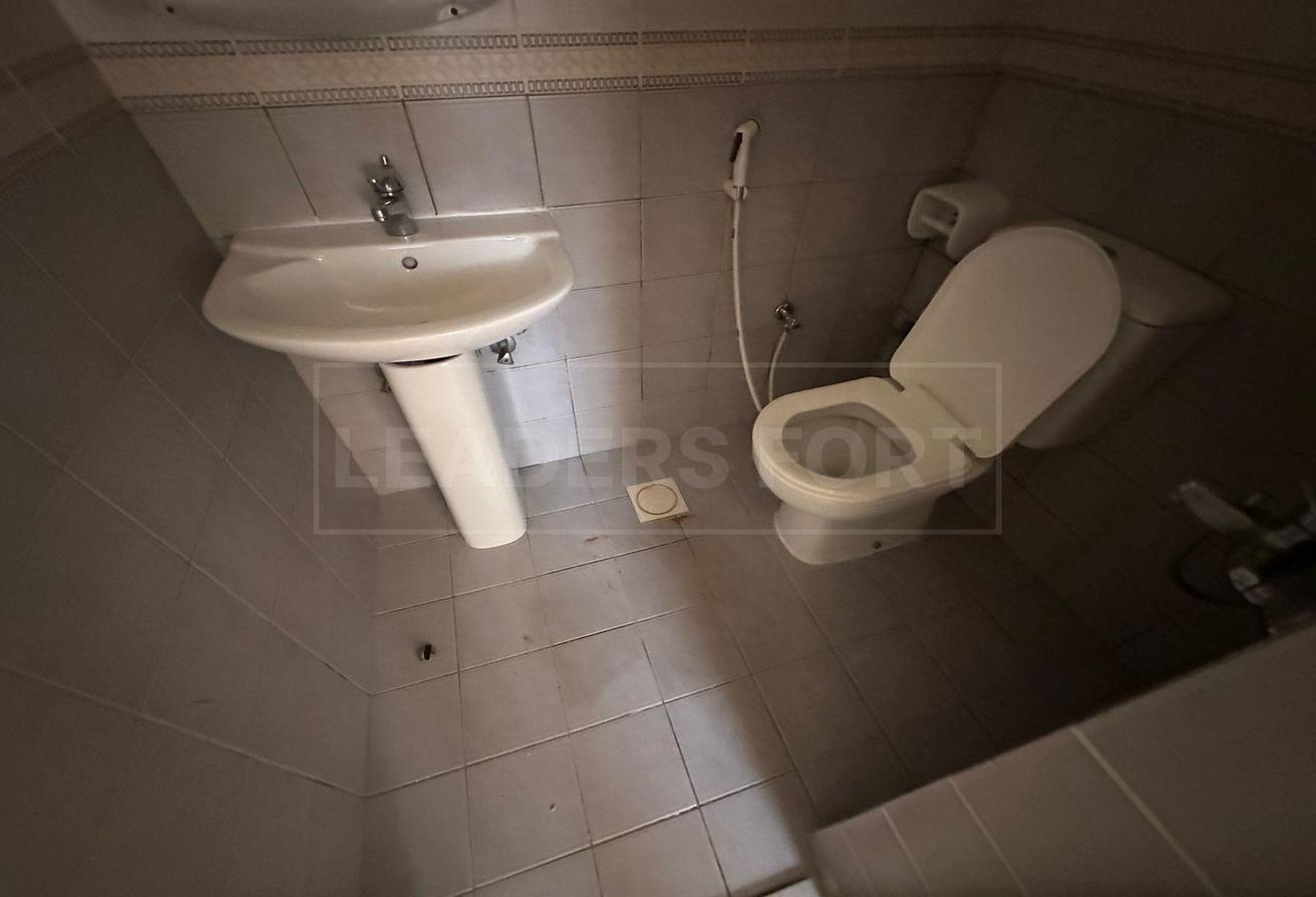 5BR Villa for Rent | Umm Suqeim 1 | Vacant photo 12