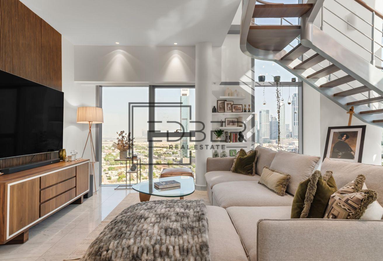 Upgraded Duplex , High Floor, Well Maintained photo 6