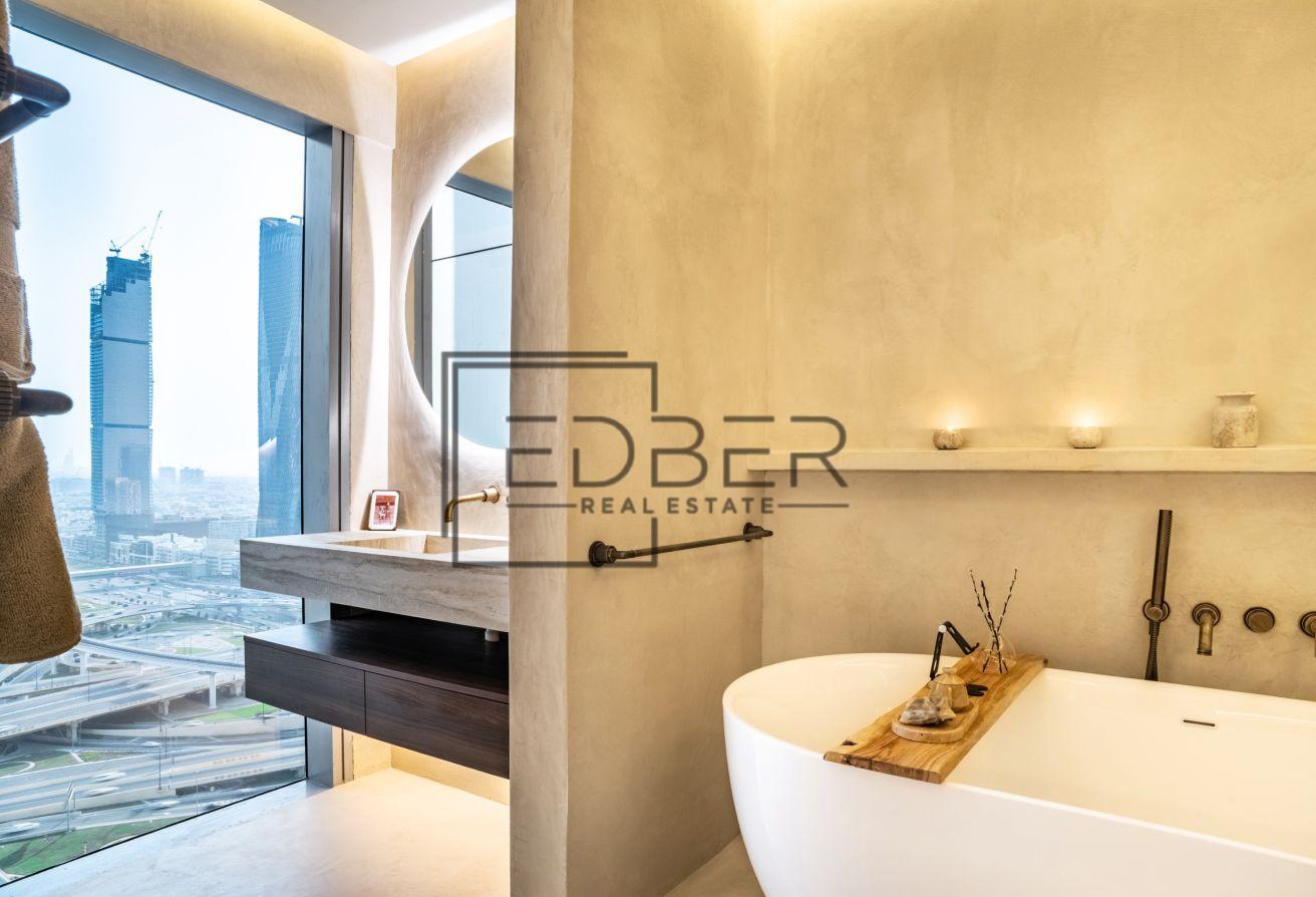 Upgraded Duplex , High Floor, Well Maintained photo 29
