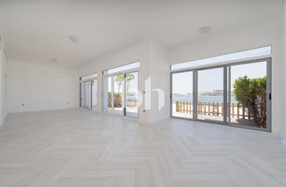 Villa - 5 Bedrooms - 6 Bathrooms for rent in Palma Residences - Palm Jumeirah - Dubai
