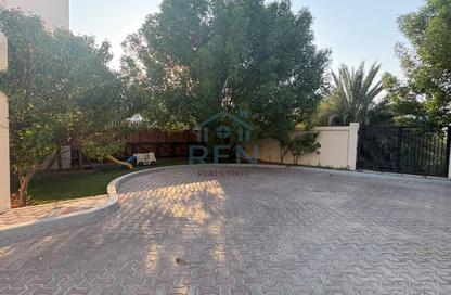 Villa - 4 - 6 for rent in Khalidiya Village - Al Khalidiya - Abu Dhabi