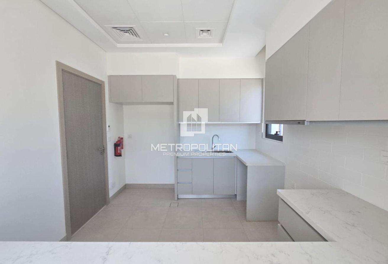 Corner Unit | Type B | Vacant | Bigger Plot photo 4