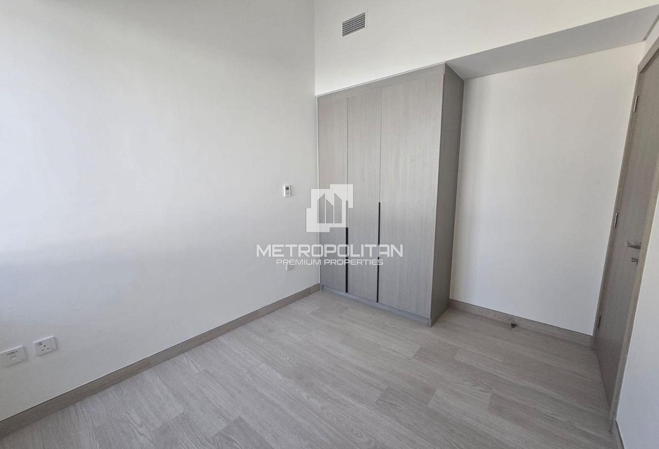 Corner Unit | Type B | Vacant | Bigger Plot photo 6