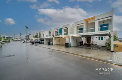 تاون هاوس - 3 غرف نوم - 4 حمامات للبيع في القرية الغربية - الفرجان - دبي