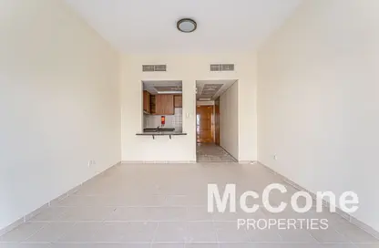 Apartment - 1 Bathroom for rent in Building 227 - Mogul Cluster - Discovery Gardens - Dubai