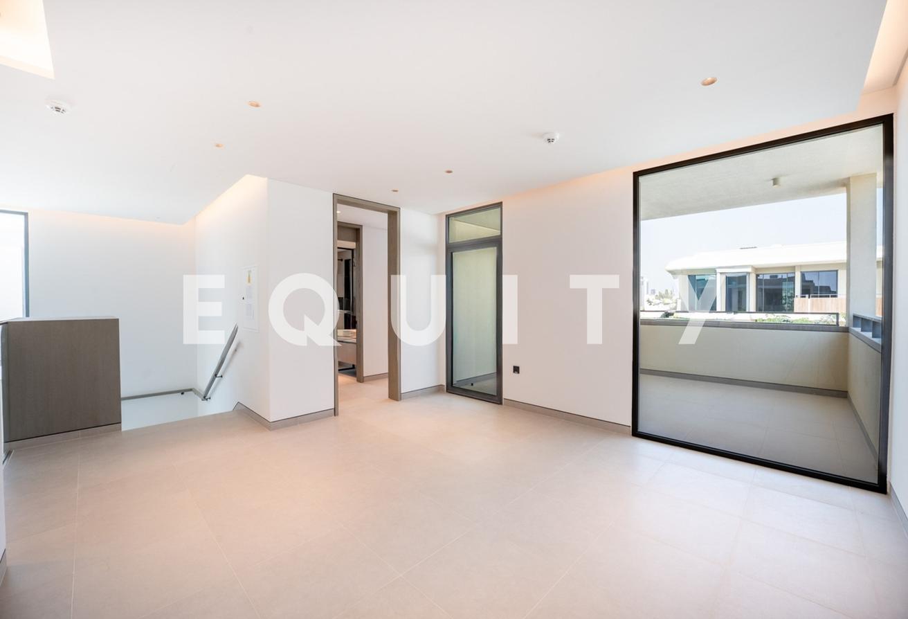 Single Row | Now Available | Call Now | 4 BR photo 9