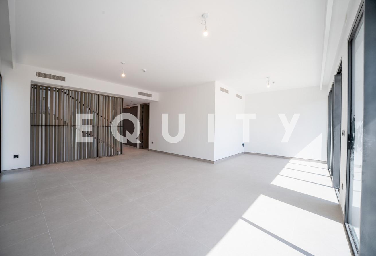 Single Row | Now Available | Call Now | 4 BR photo 5