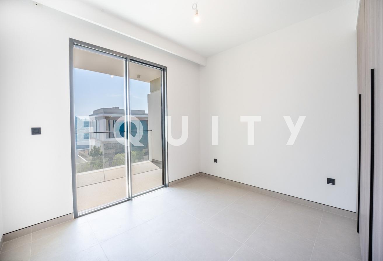 Single Row | Now Available | Call Now | 4 BR photo 10
