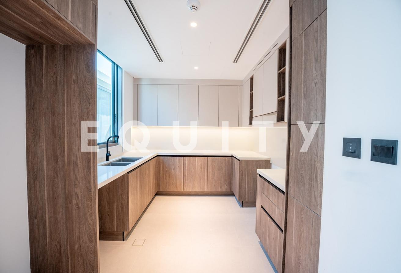 Single Row | Now Available | Call Now | 4 BR photo 6