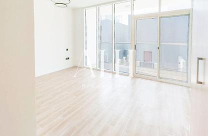 Townhouse - 2 - 2 for rent in Rukan 3 - Rukan - Dubai