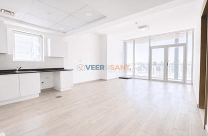 Apartment - 1 - 1 for rent in Bloom Towers B - Bloom Towers - District 10 - Jumeirah Village Circle - Dubai