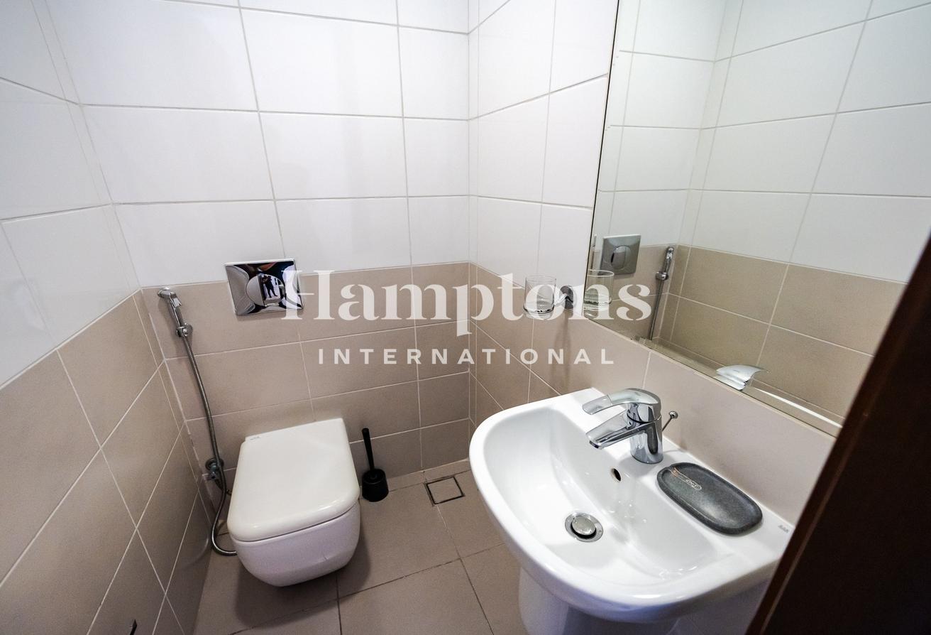 Furnished |Upgraded Kitchen | Maintenance | Nov 15 photo 27