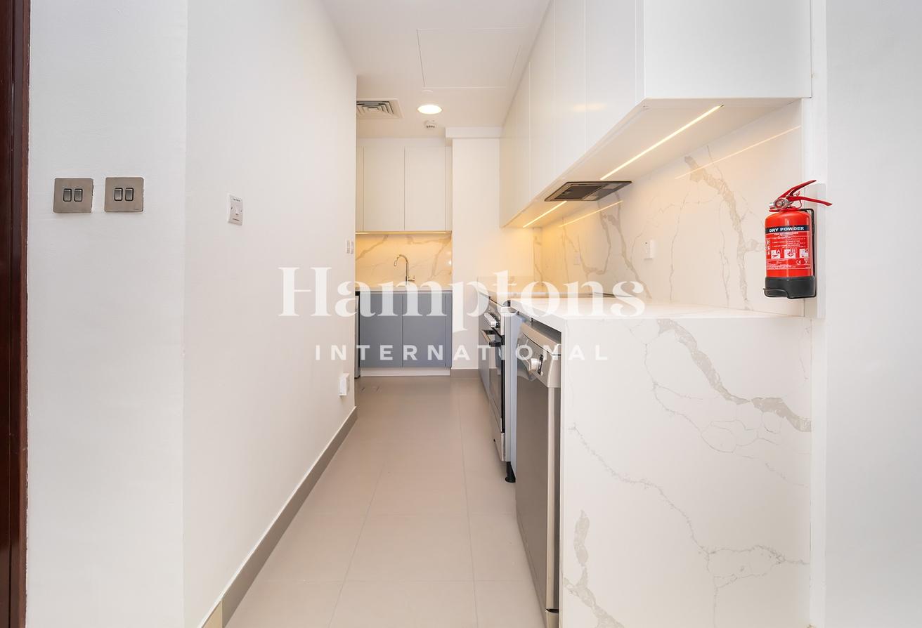 Furnished |Upgraded Kitchen | Maintenance | Nov 15 photo 30