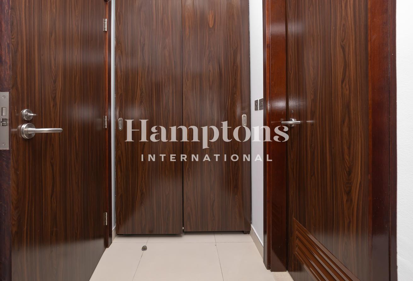 Furnished |Upgraded Kitchen | Maintenance | Nov 15 photo 24