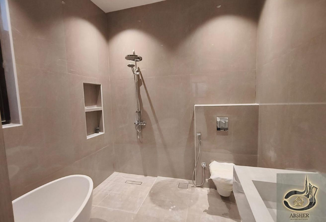 Luxury 4 Bedrooms Modern Design Brand New photo 16