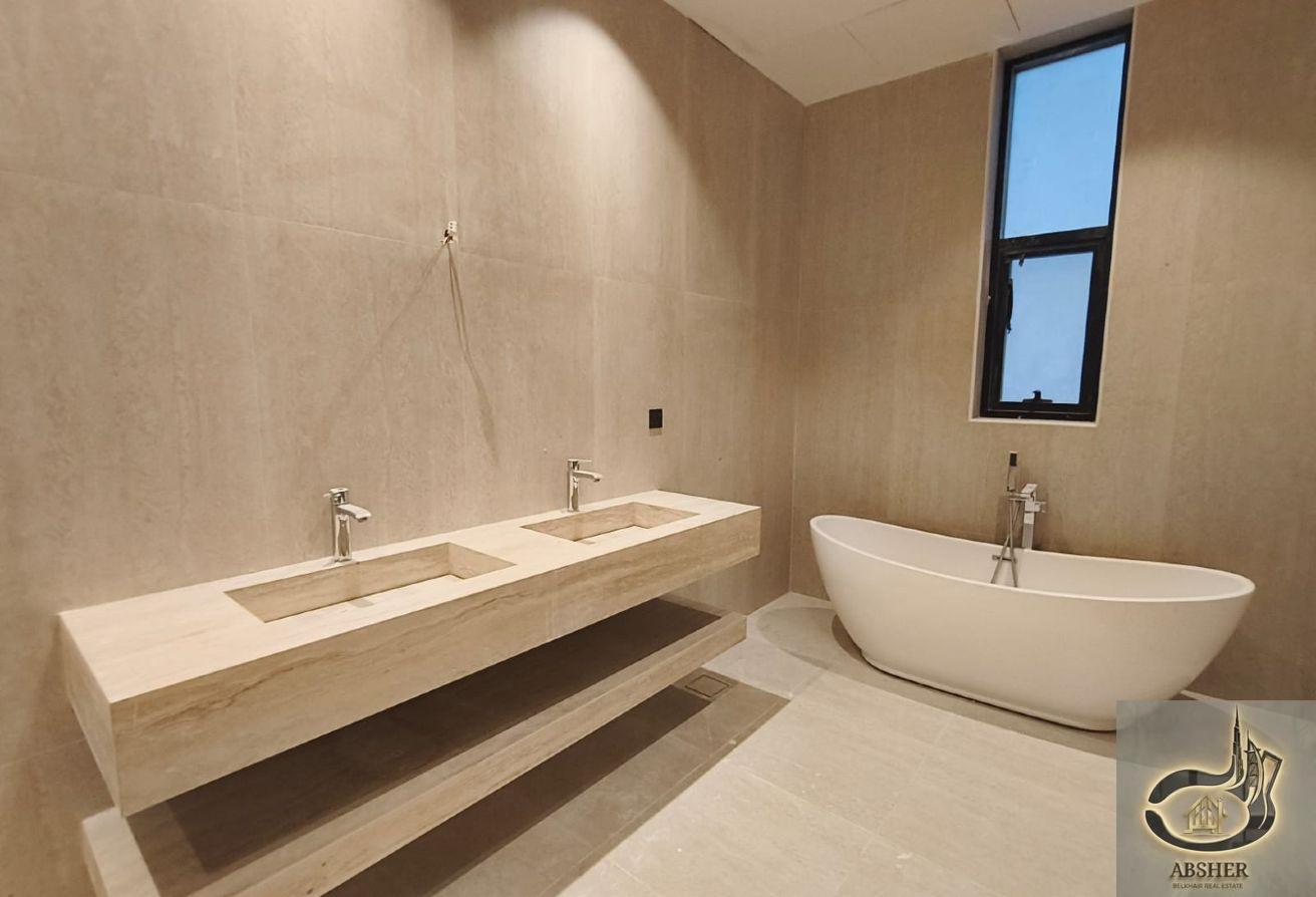 Luxury 4 Bedrooms Modern Design Brand New photo 14
