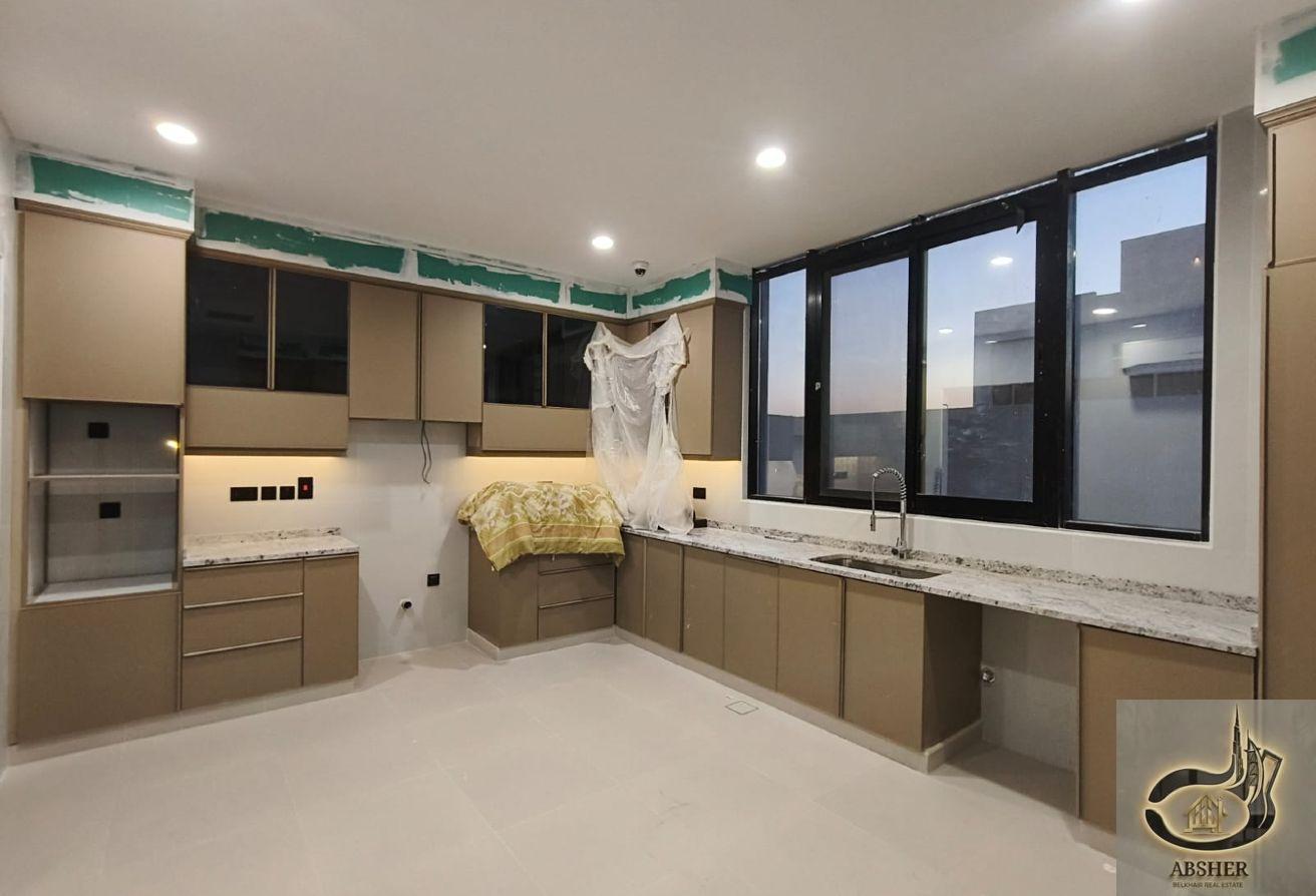 Luxury 4 Bedrooms Modern Design Brand New photo 15