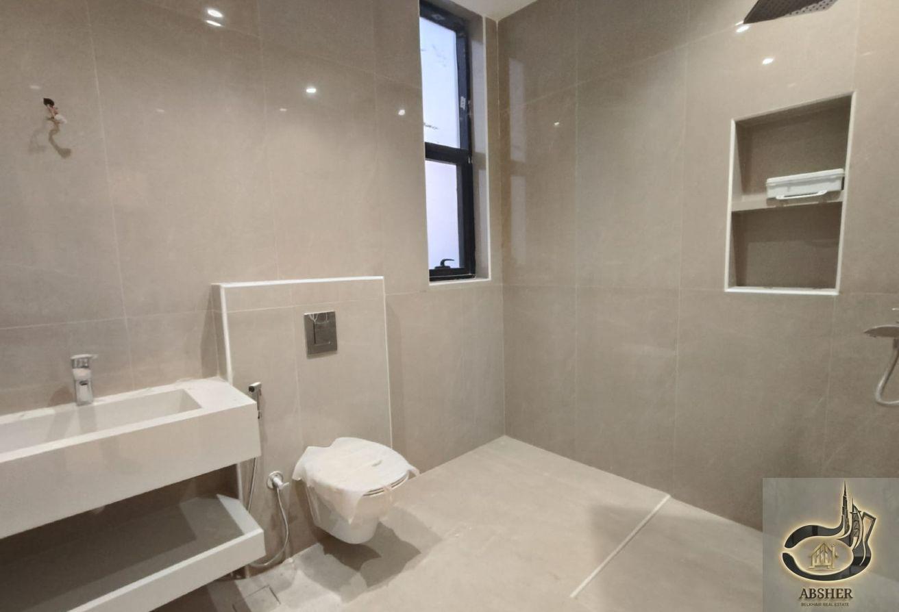 Luxury 4 Bedrooms Modern Design Brand New photo 9