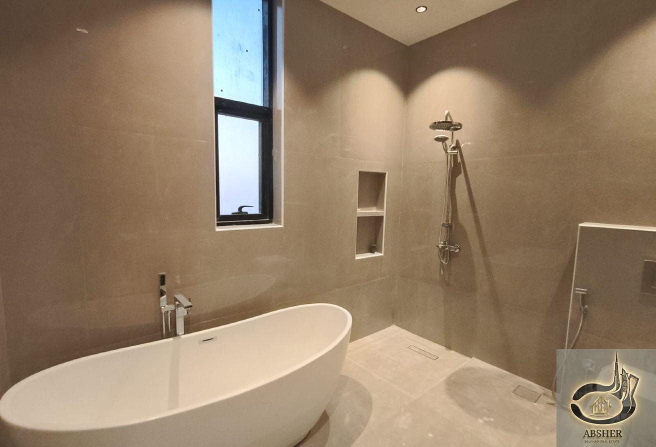 Luxury 4 Bedrooms Modern Design Brand New photo 11