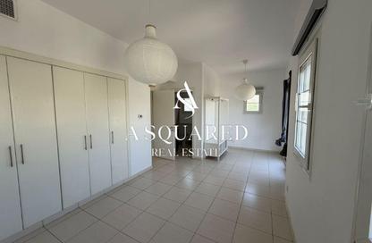 Villa - 2 Bedrooms - 3 Bathrooms for rent in Springs 8 - The Springs - Dubai