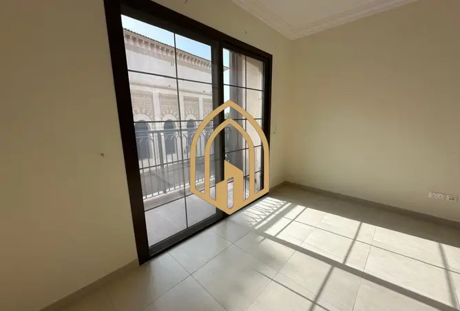 162800704 - Property Image 2