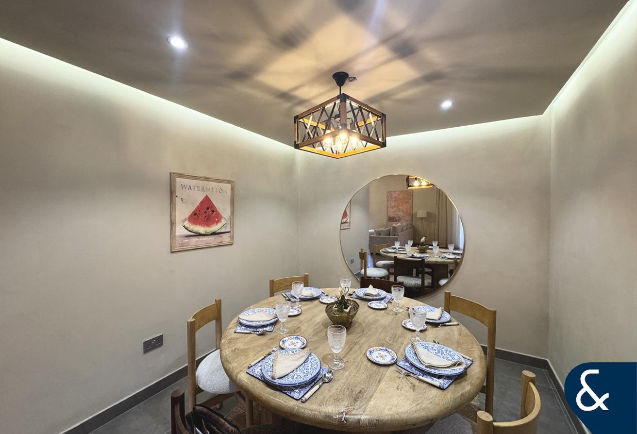 Upgraded | Fully Furnished | Marina View photo 4