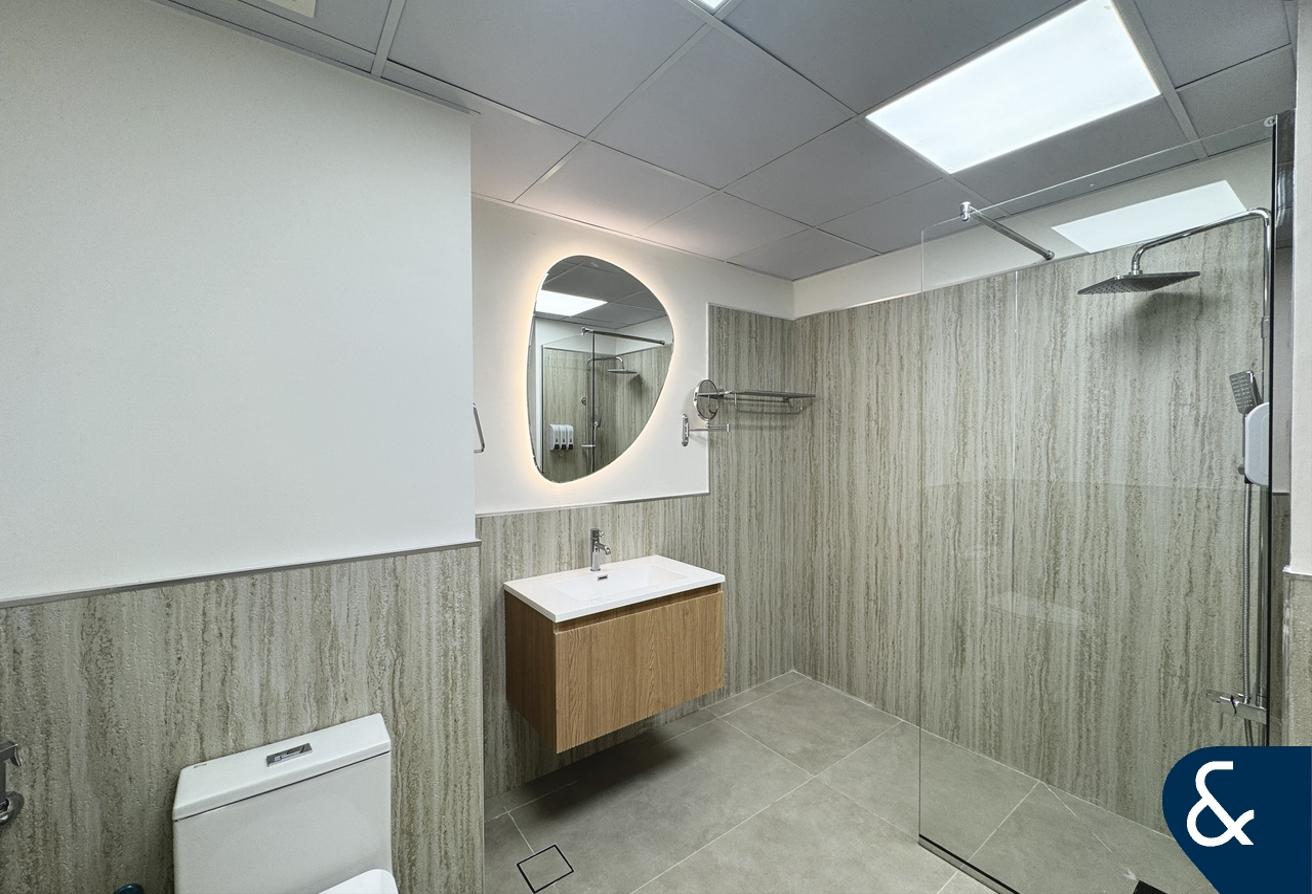 Upgraded | Fully Furnished | Marina View photo 22
