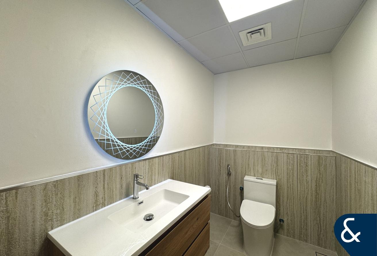 Upgraded | Fully Furnished | Marina View photo 28