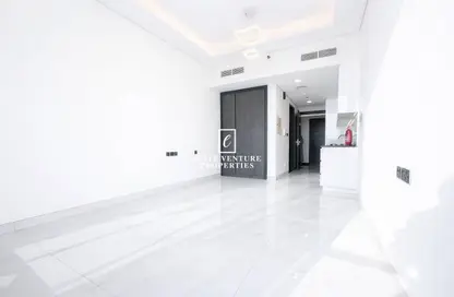 Apartment - 1 Bathroom for rent in Samana Golf Avenue - Dubai Studio City - Dubai