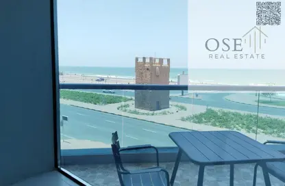 شقة - غرفة نوم - 2 حمامات للبيع في مساكن كورنيش عجمان - طريق كورنيش عجمان - عجمان