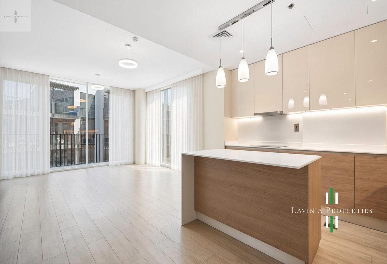 SPACIOUS LIVING AREA | OPEN VIEW | VACANT photo 2